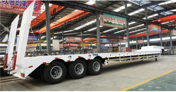 The Special Design to Ladders and Gooseneck Part of TITAN 3 Axles 60 Tons Lowbed Trailer
