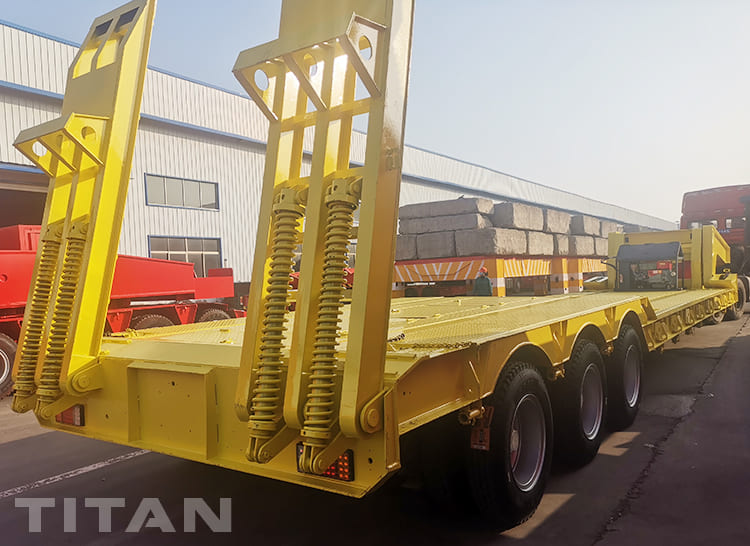 3 Axle Hydraulic Gooseneck Trailer with Ladders for Sale in Guyana