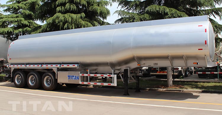 Tri Axle 45000 Liters Fuel Tanker Semi Trailer for Sale in Dominica