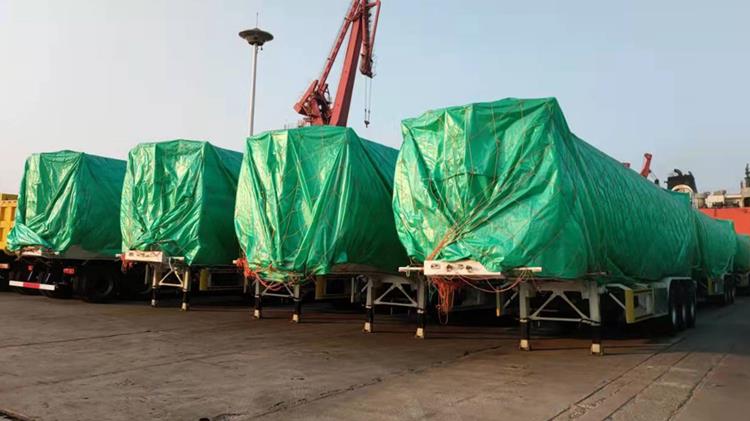 Package and Transport of Oil Fuel Tanker Trailer