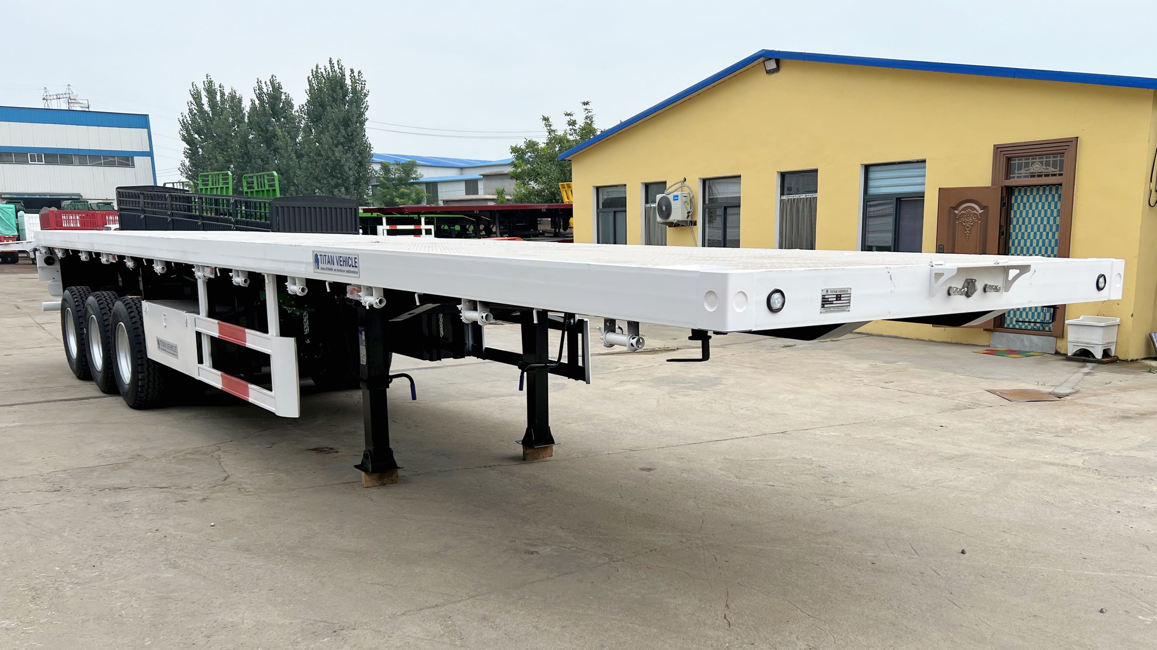 Tri Axle Flat Deck Trailers for Sale | 40 Foot Flatbed Semi Trailer in Algeria